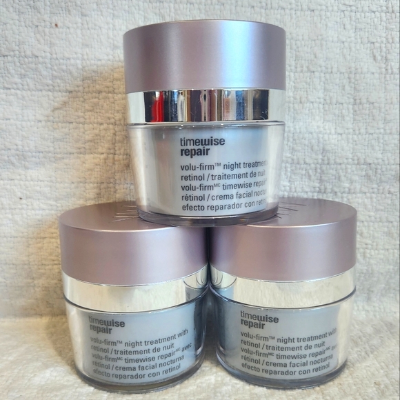 Mary Kay TimeWise Repair VoluFirm Night Treatment with Retinol - Picture 2 of 4